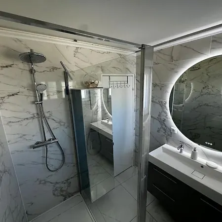 Lumineux Apartment